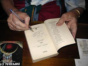 arthur-c-clarke-signing-his-book-for-bircan