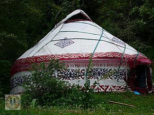nomad-tent-in-almaty-with-beautiful-design2