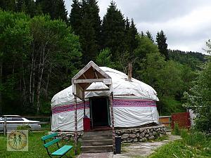 nomad-tent-in-white-nd-design-almaty-kazakhstan