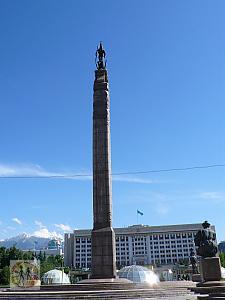 Monument-Nezavisimosti-w-P1160440