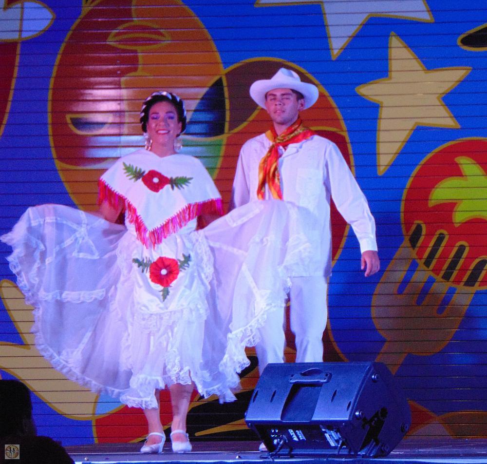 salt-lake-city-eve-mexican-dancers-couple-6676