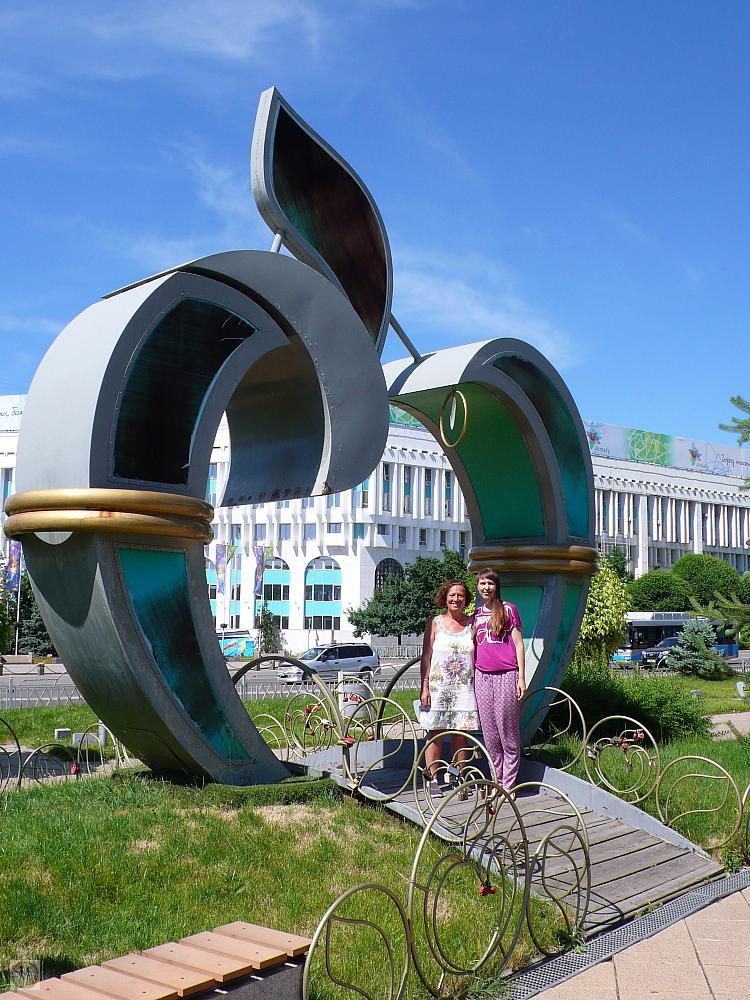 almaty-apple-sculpture-with-kazakh-friends-P1160430