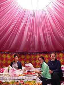 kazak-nomad-tent-inside5